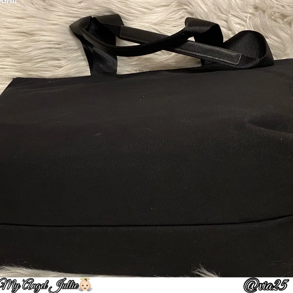 Karl Lagerfeld Paris Kristen Handbag - Picture 4 of 10